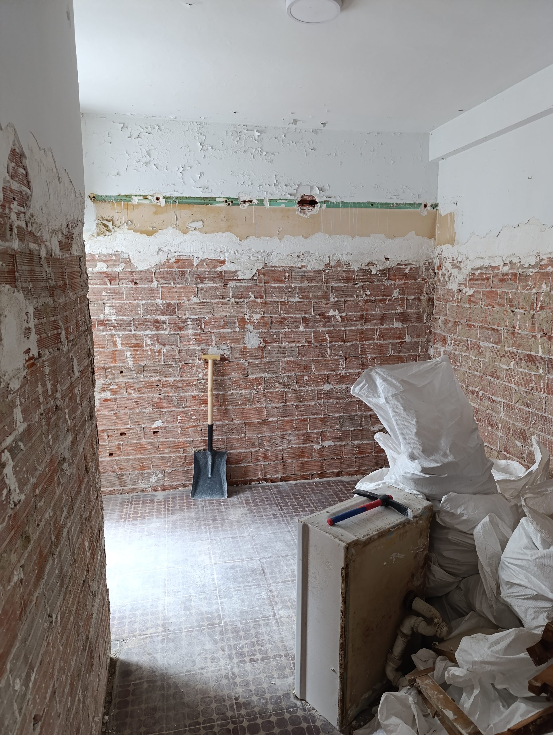 Reforma de cocina en Leganés: demolición